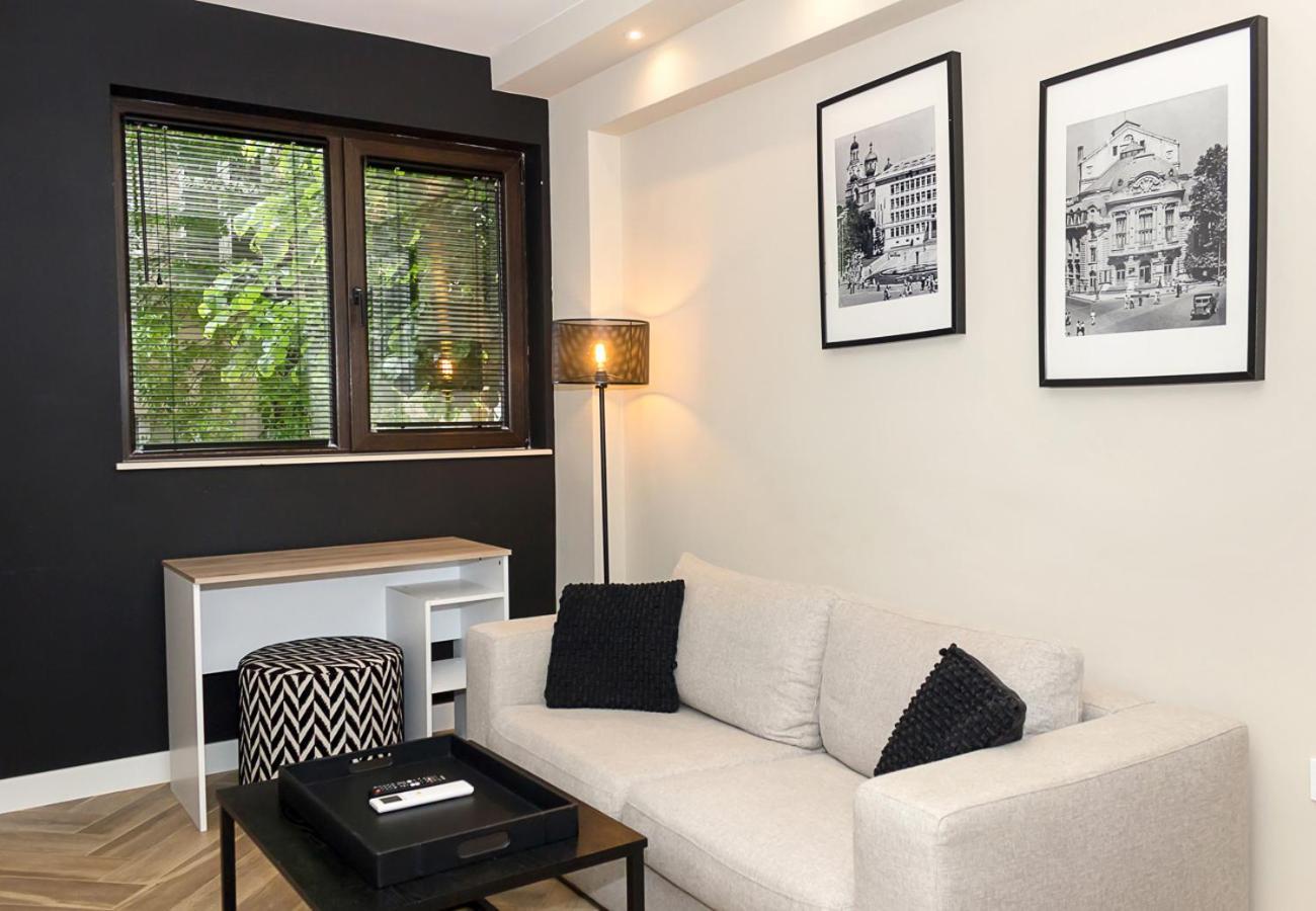 Three Private Near Port Of By Flat Mаnager Apartment *